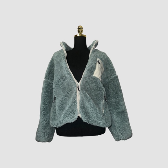 Faux fur Jacket - Picture 1 of 4